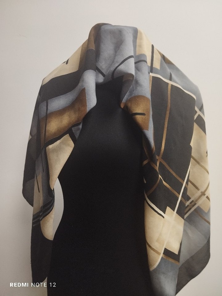 Kadın Gri Baskılı Modern Vintage Eşarp - Görsel 5