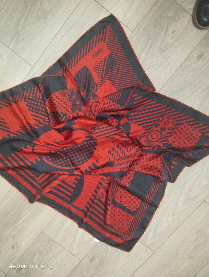 ŞHANELL MARKA Kırmızı Siyah Kadın Eşarp - Görsel 3