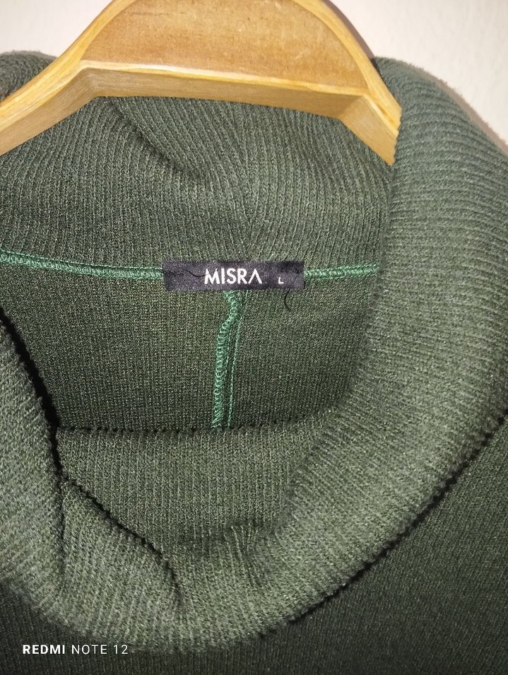 Yeşil Boğazlı Uzun Kollu Kadın Kazak - Görsel 4