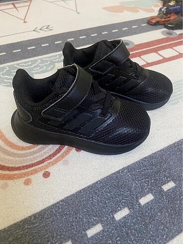 Adidas spor ayakkabı