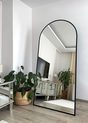 Siyah Çerçeveli Kemerli Dekoratif Ayna