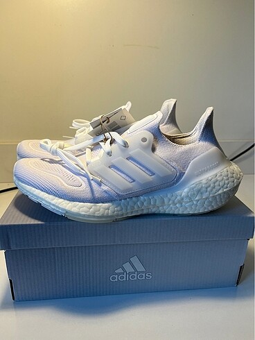 Adidas Ultraboost 22