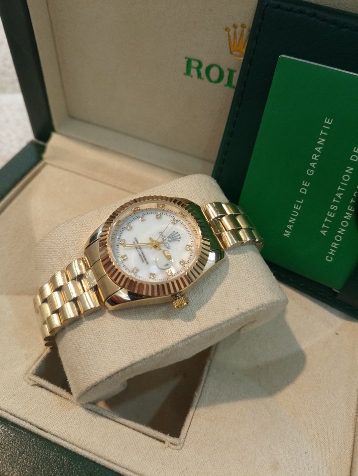 Altın Renkli Modern Klasik bayanSaati - Görsel 3