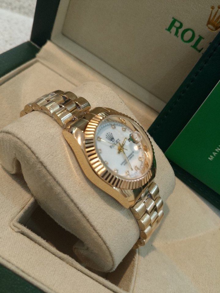 Altın Renkli Modern Klasik bayanSaati - Görsel 2