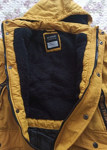 Sarı Düğmeli Erkek Çocuk Montu - Görsel 4