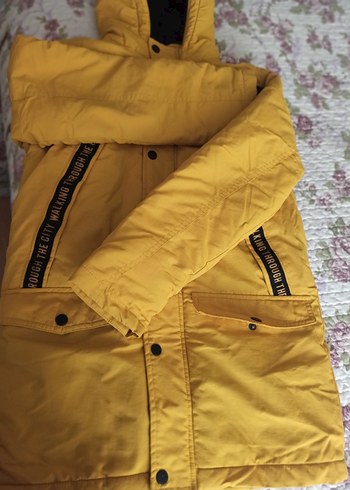 Sarı Düğmeli Erkek Çocuk Montu - Görsel 2