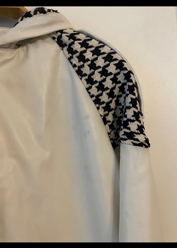 Düğmeli Midi Beyaz Yağmurluk - Görsel 4