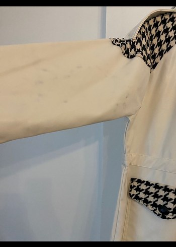 Düğmeli Midi Beyaz Yağmurluk - Görsel 3