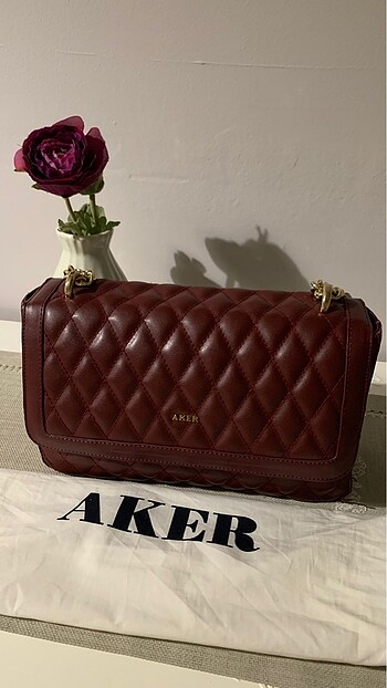 Aker kol çantası