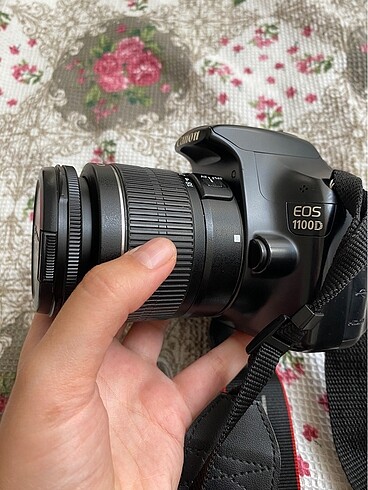 Canon 1100d DSLR fotoğraf makinesi