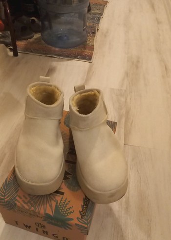 krem ugg bot - Görsel 2