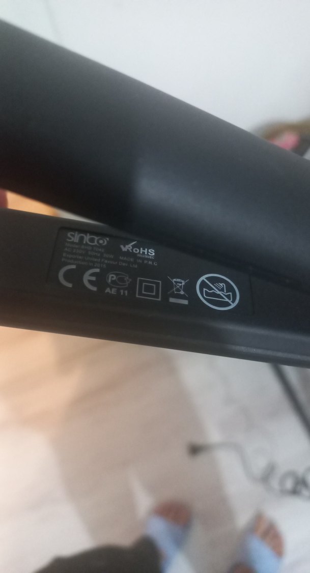 Kırmızı Saç Düzleştirici - Görsel 3