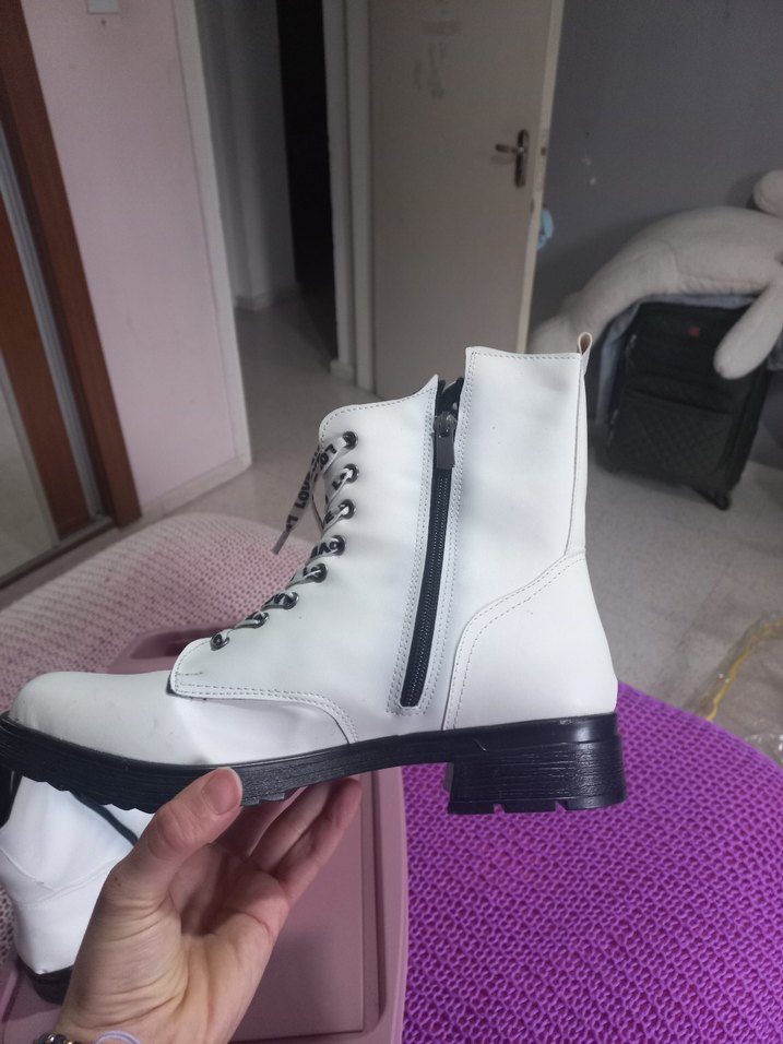 Beyaz Deri Rock Punk Kadın Botları - Görsel 5