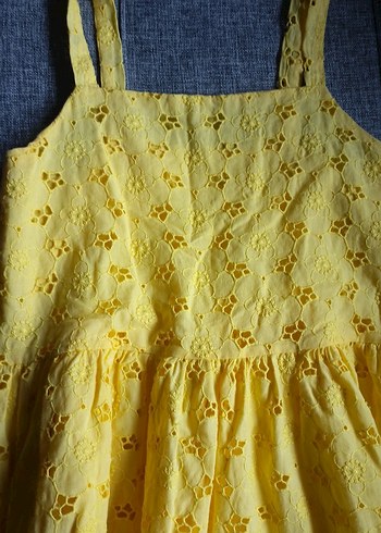 Kız Çocuk Sarı Nakışlı Askılı Elbise - Görsel 2