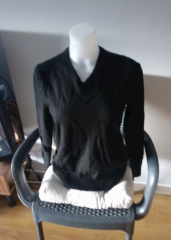 Siyah V Yaka Uzun Kollu Yün Kazak - Görsel 4