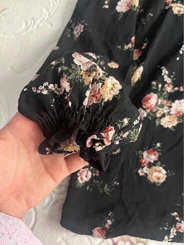 l Beden siyah Renk Siyah çiçek desenli önü ipli gömlek kol detaylı