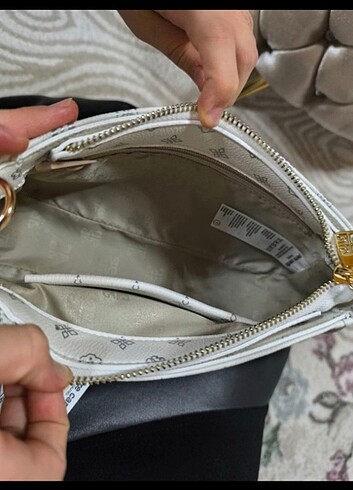  Beden Pierre Cardin çanta orjinaldir 