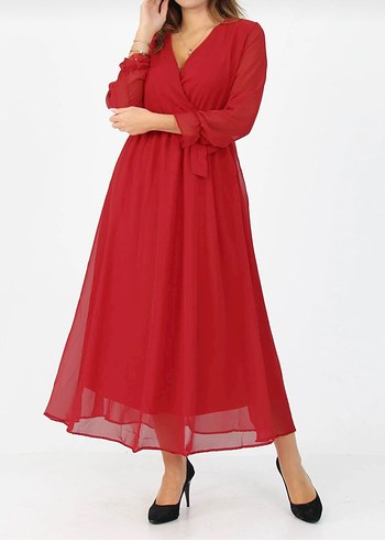 Kadın kırmızı abiye - Görsel 3