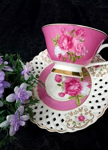 Pembe Çiçekli Kahve Fincanı