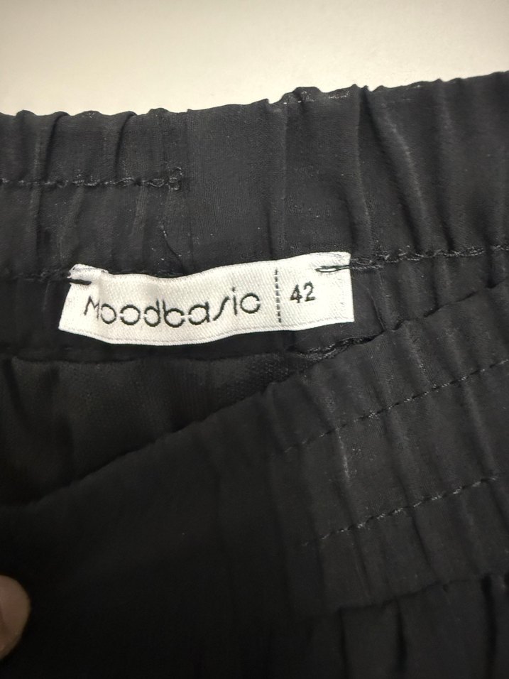 Siyah Pileli Uzun Tül detaylı Etek - Görsel 5