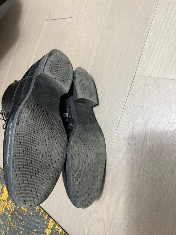 Siyah Yılan Derisi Desenli Kadın Goth Bot - Görsel 5