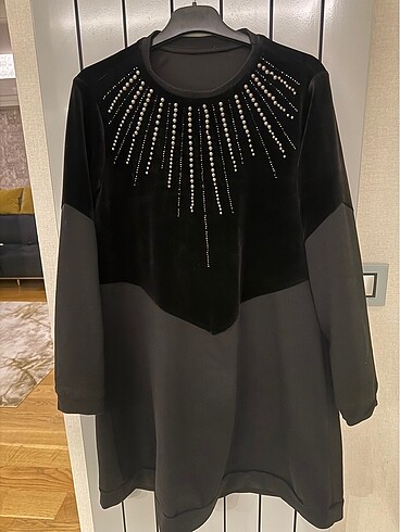 Moodbasic kadife taş detaylı tunik