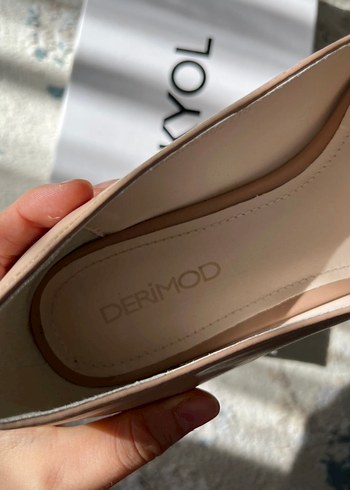 Bej Parlak Deri Tokalı Kadın Babet - Görsel 3