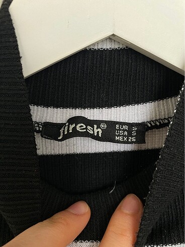 Çizgili crop - Görsel 2