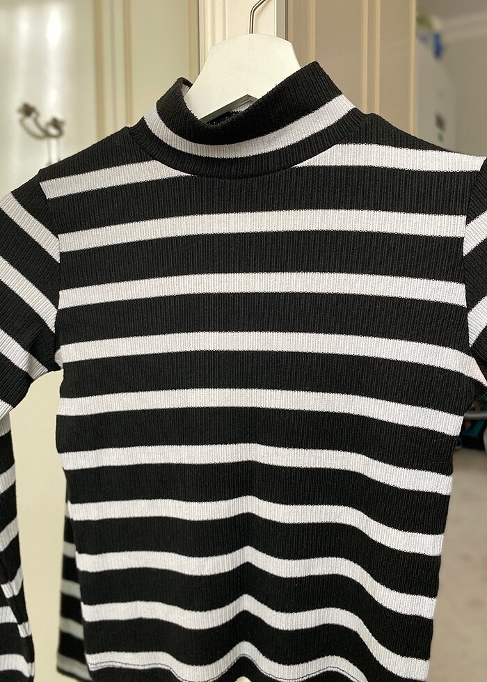 Çizgili crop - Görsel 3