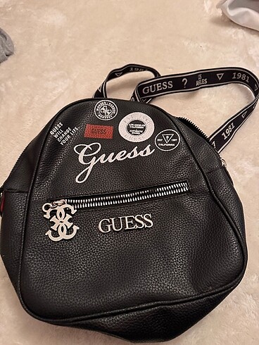 Guess GUESS SİYAH TARZ SIRT CANTASI