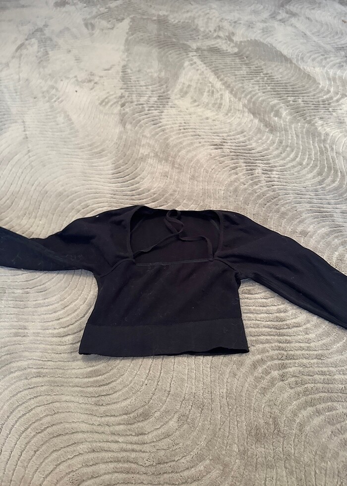 Siyah crop - Görsel 3