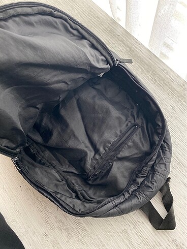  Beden siyah şişme sırt çantası