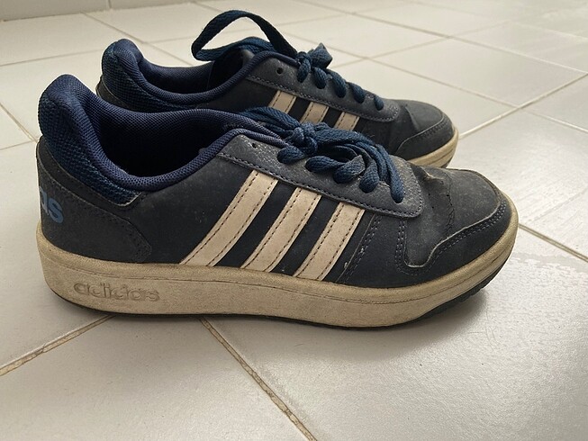 Orijinal Adidas