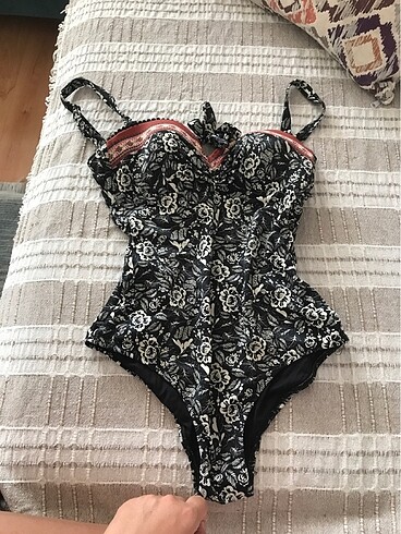Mayo bikini