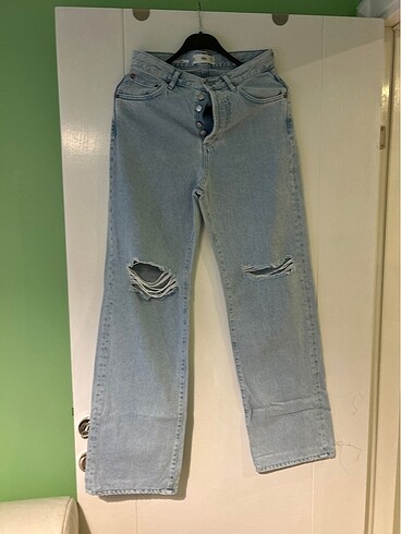 Mango dizleri yırtık pantalon