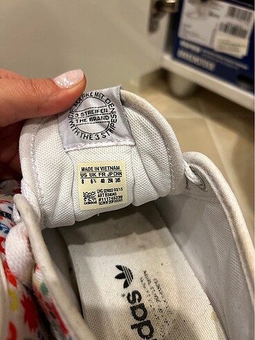 40 Beden çeşitli Renk Adidas dolgulu spor ayakkabı
