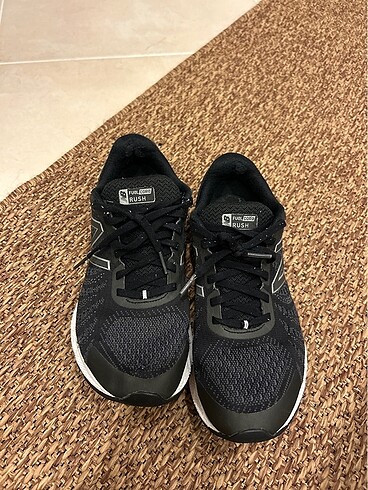 Orjinal new balance siyah spor ayakkabı