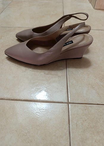 Nine West Bej Minimalist Stiletto Topuklu Kadın Ayakkabı