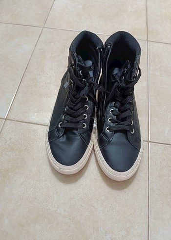Siyah Bağcıklı Stiletto Topuklu Kadın Spor Ayakkabı