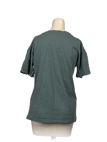 l Beden PreLoved T-shirt %70 İndirimli.