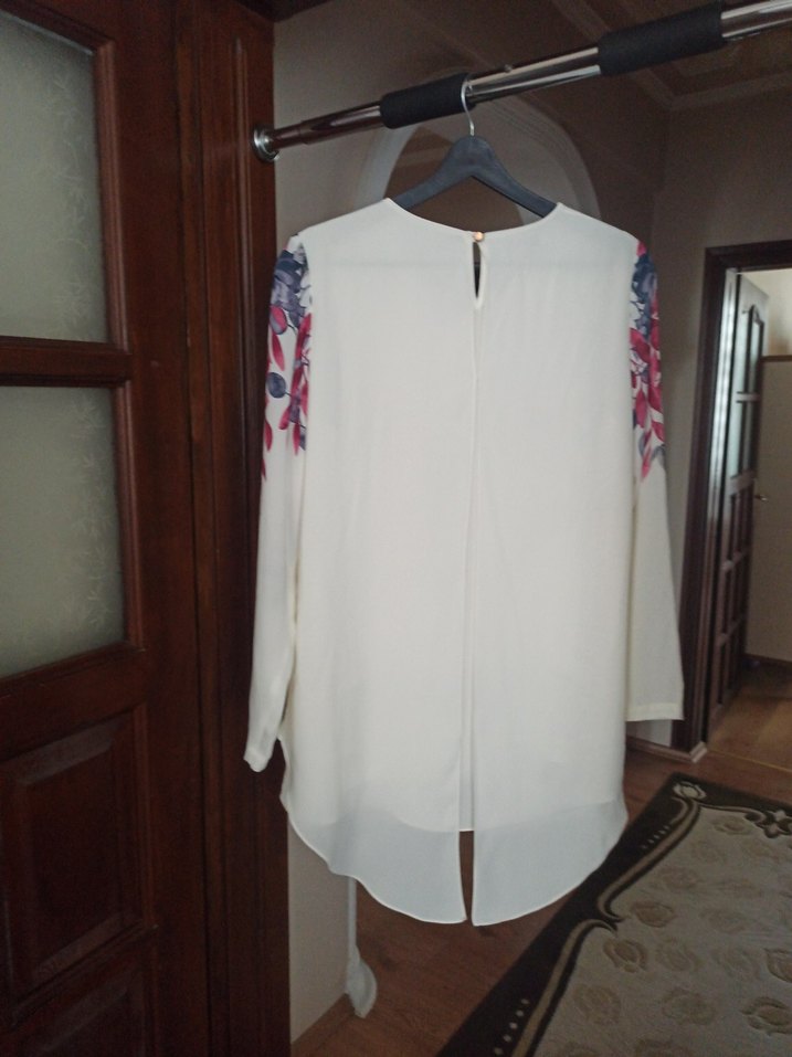 Çiçek Desenli Beyaz Bohem Uzun Kollu Bluz - Görsel 3