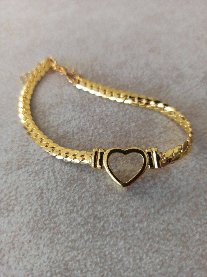 Altın Renkli Zincir Detaylı Kalp Bileklik çelik - Görsel 2