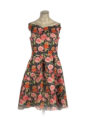 PreLoved Kısa Elbise %70 İndirimli.