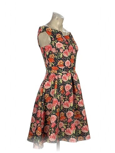 Vintage Love PreLoved Kısa Elbise %70 İndirimli.