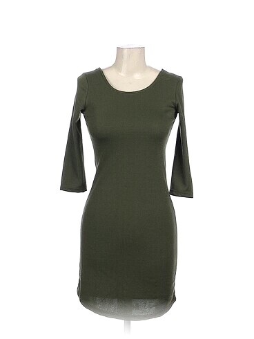 PreLoved Kısa Elbise %70 İndirimli.