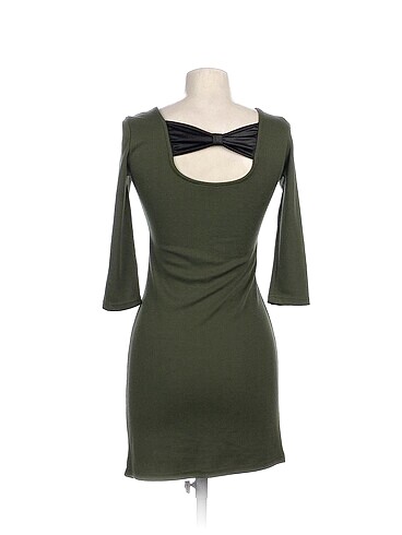 38 Beden PreLoved Kısa Elbise %70 İndirimli.