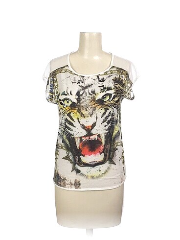 PreLoved T-shirt %70 İndirimli.