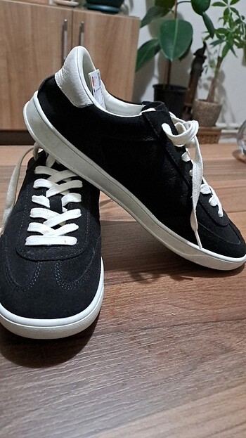 38 Beden Zara orijinal siyah spor ayakkabı 