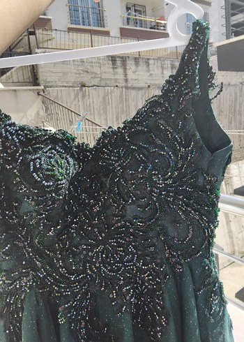 s Beden yeşil Renk Koyu Yeşil Drapeli Uzun Gotik Nişan Elbisesi