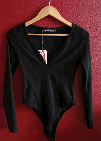 2000s bella swan elena gilbert tarzi uzun kollu dugmeli bodysuit